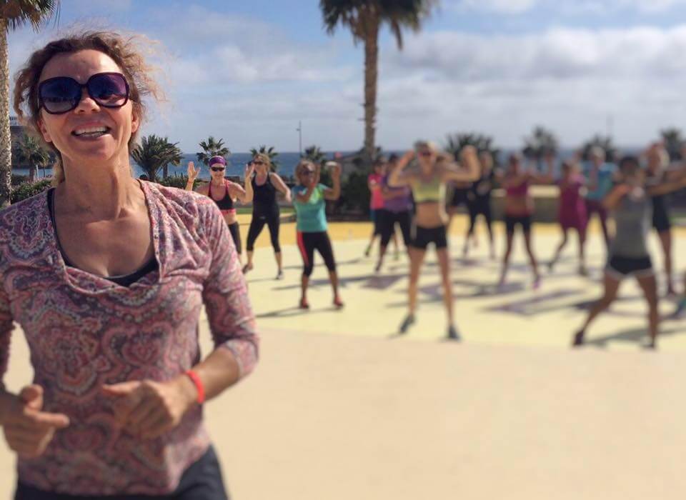 Kari trimmer med damene